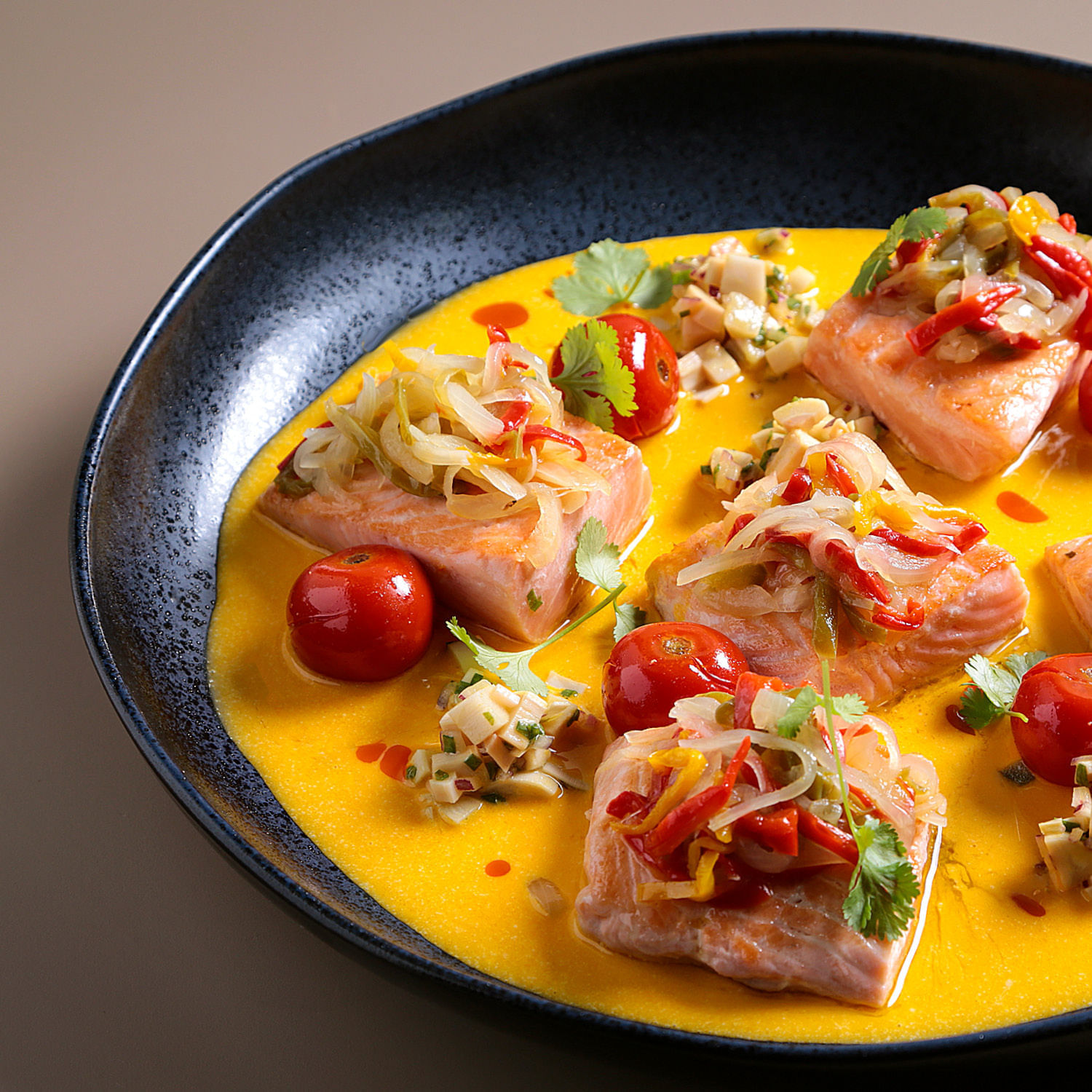 Travessa Redonda Grande Orgânico Stoneware Night Blue Ø36cm - Imagem 5