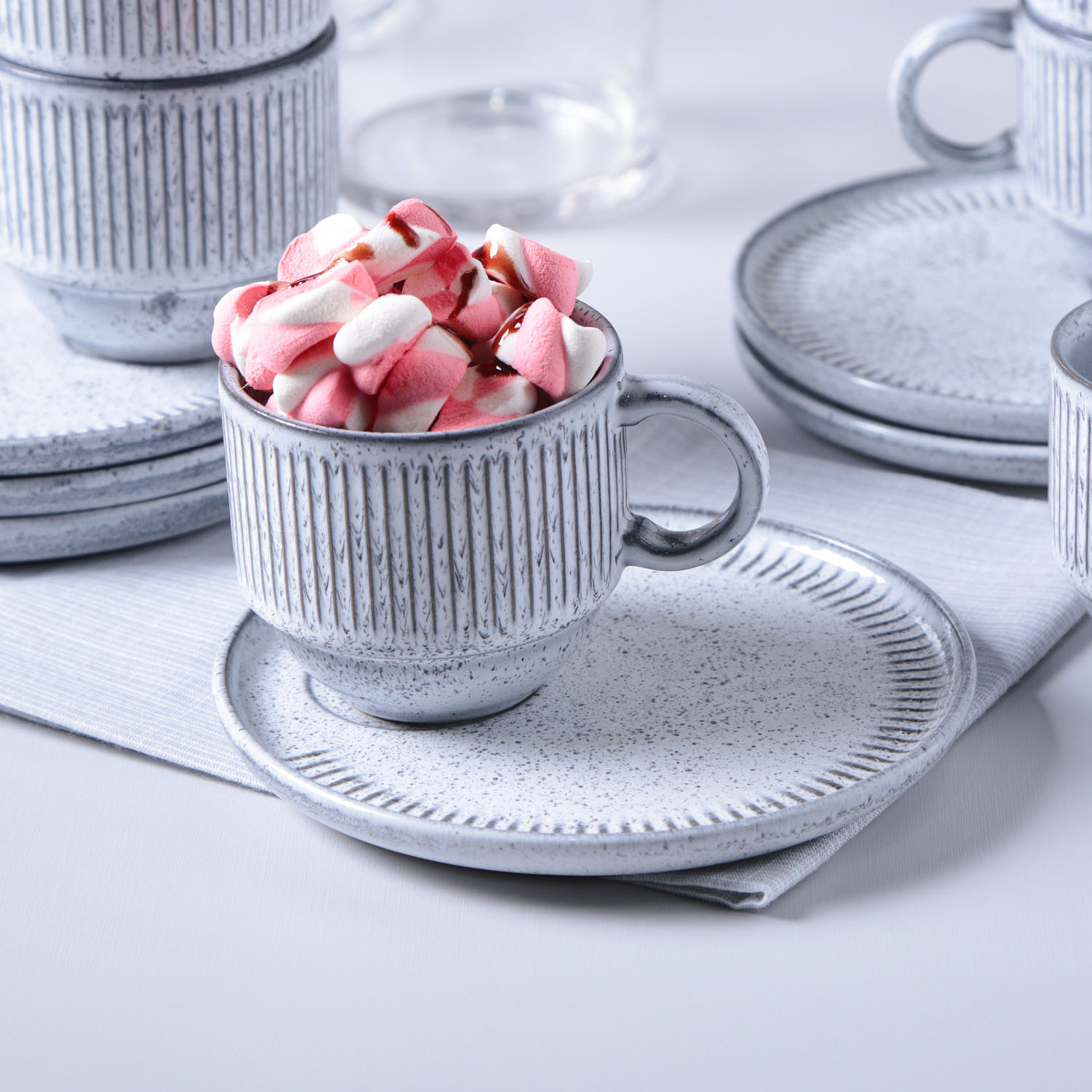 Conjunto com 6 Xícaras de Chá Empilhável com 6 Pires Linhas Echo 230ml - Imagem 2