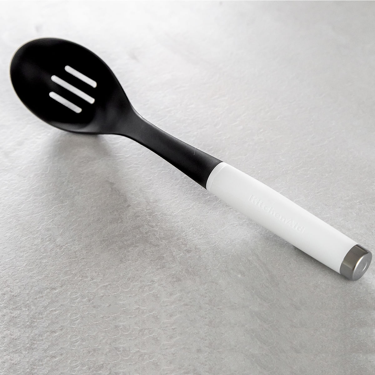 Kit Colher Perfurada e Pegador de Massas Branco KitchenAid - Imagem 2