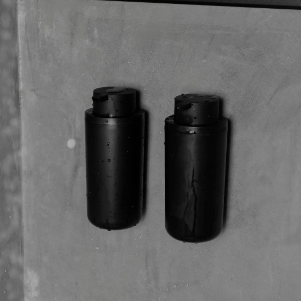 Dispense de Parede Adesivo Preto 500ml - Ou - Imagem 3