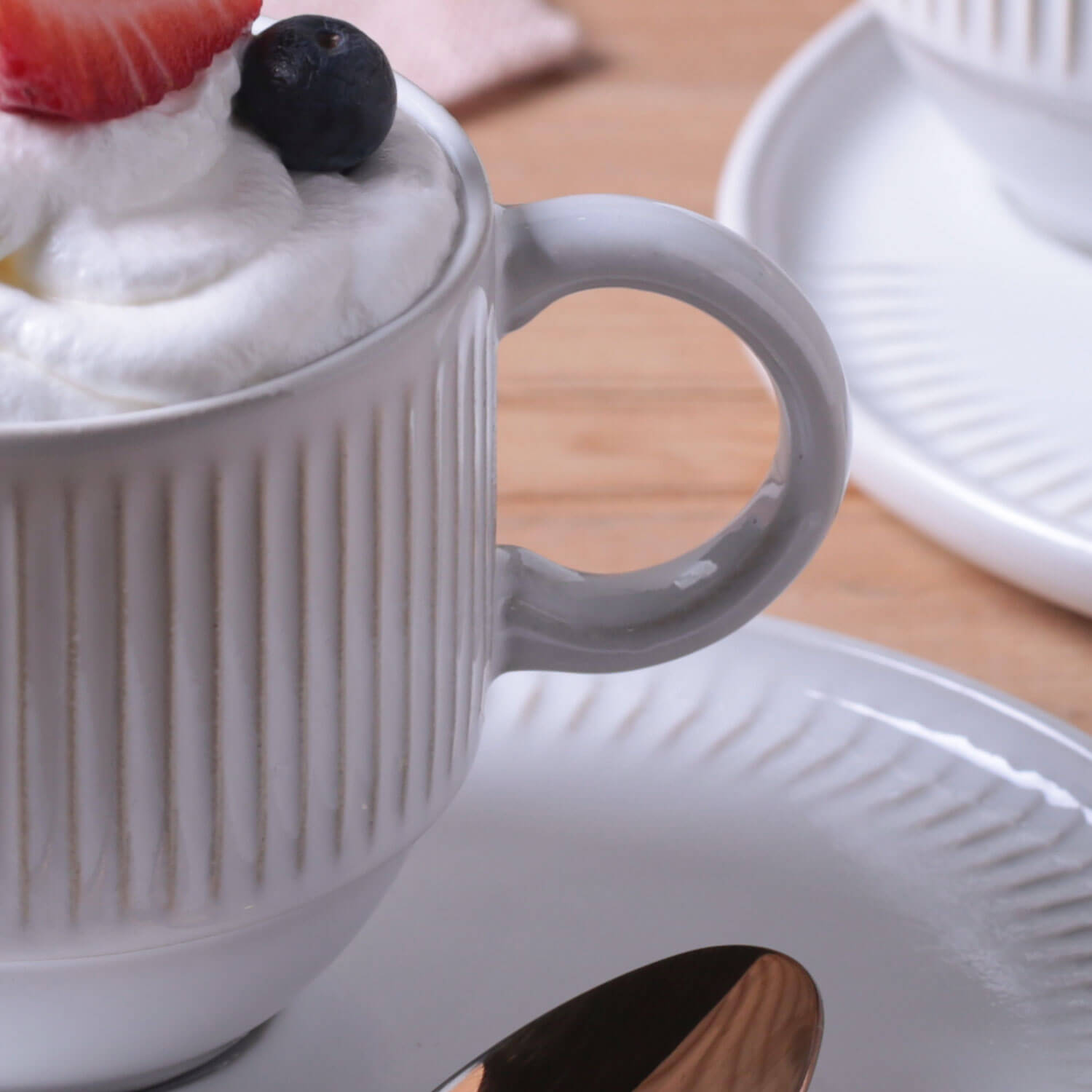 Conjunto com 6 Xícaras de Chá Empilhável com 6 Pires Linhas New White 230ml - Imagem 4