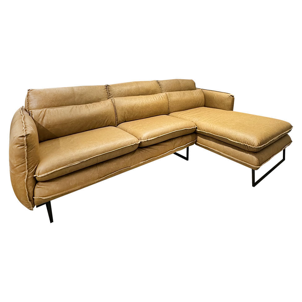 Sofá Cuiaba com Chaise Direita em Couro Crystal Brown 2,70m