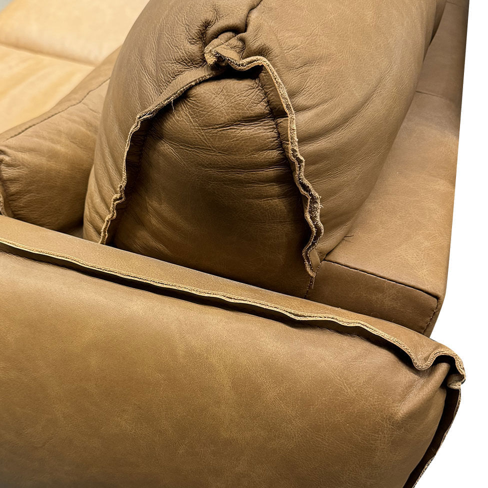 Sofá Cuiaba com Chaise Direita em Couro Crystal Brown 2,70m - Imagem 4
